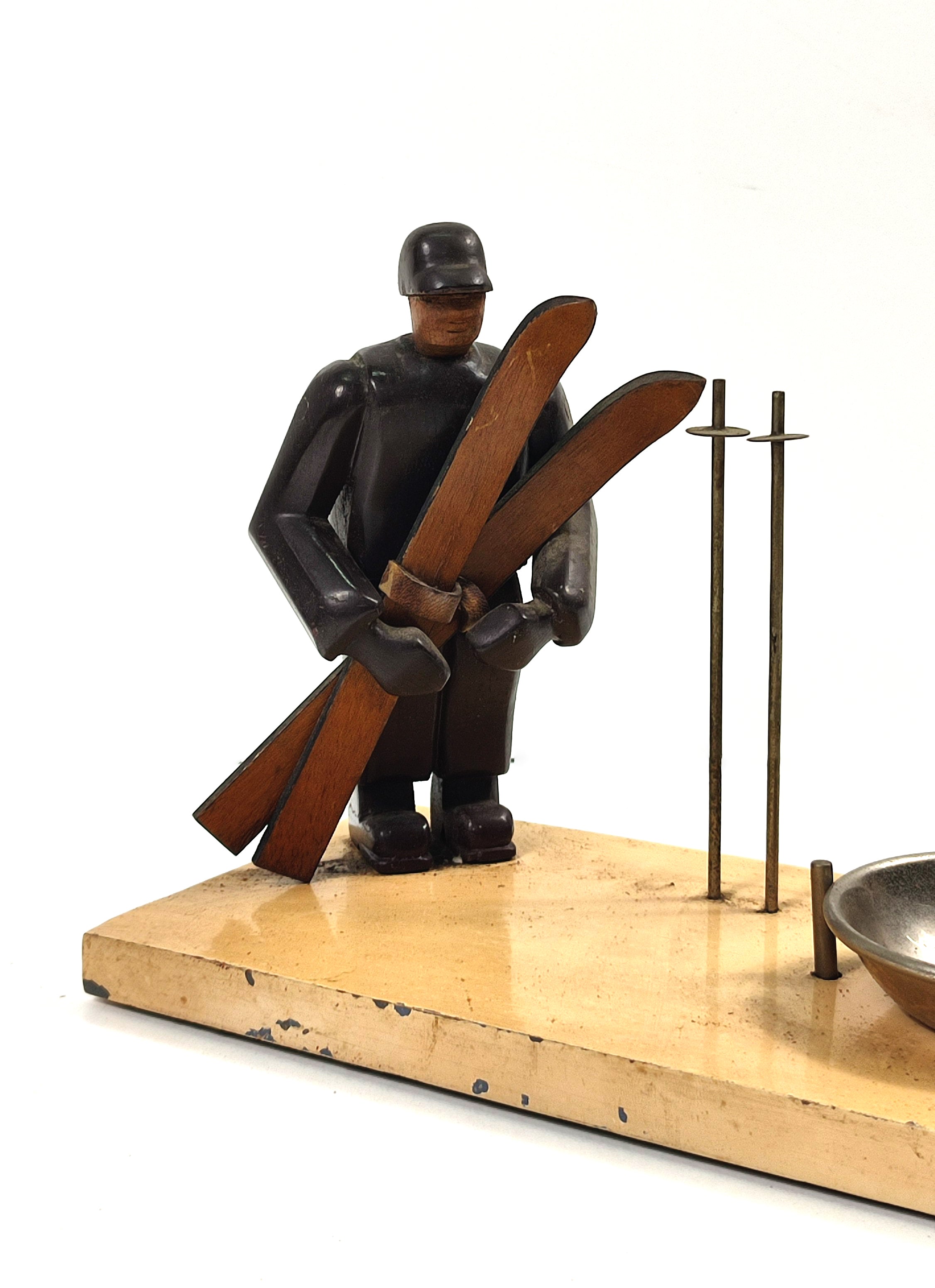 FIGURA D'ESQUIADOR ANTIGA AMB PLAT. c. 1946