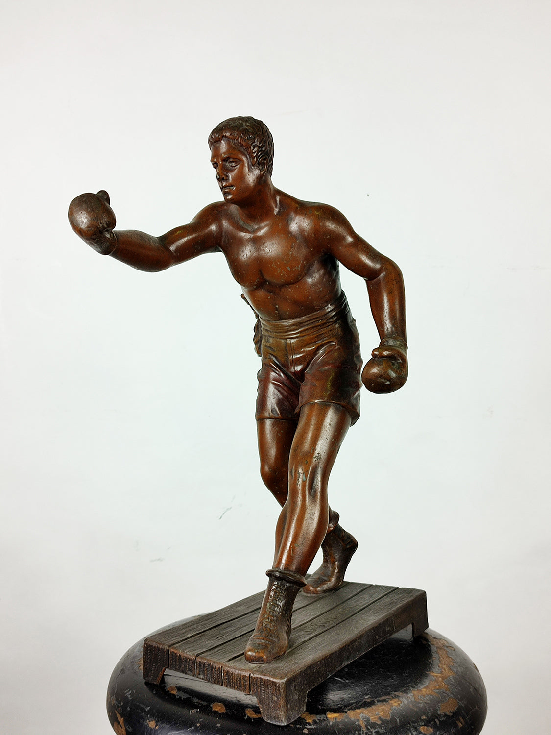 ANTIQUE BOXING SCULPTURE (II)