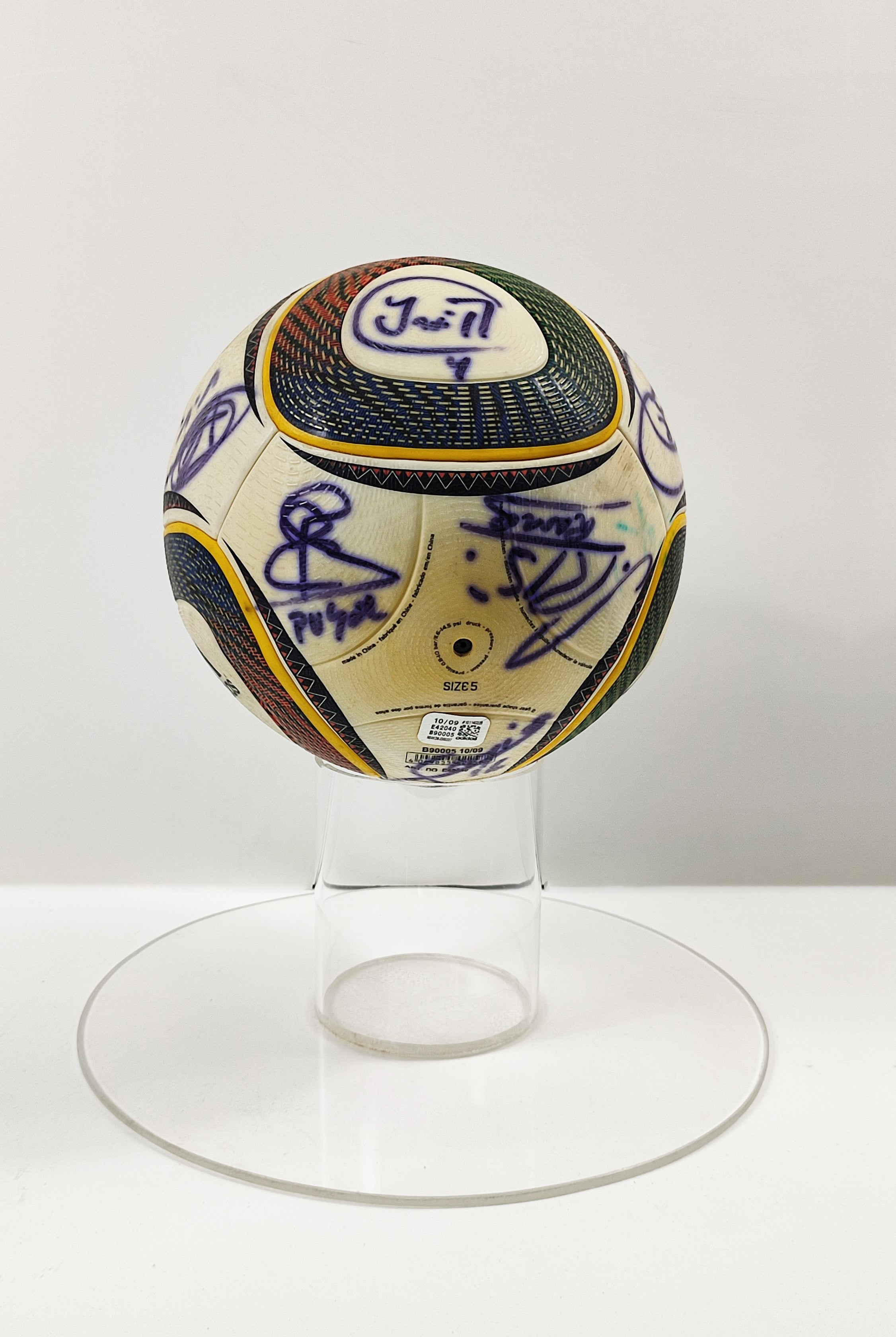 FOOTBALL BALL SIGNED BY THE SPANISH PLAYERS - FIFA WORLD CUP 2010