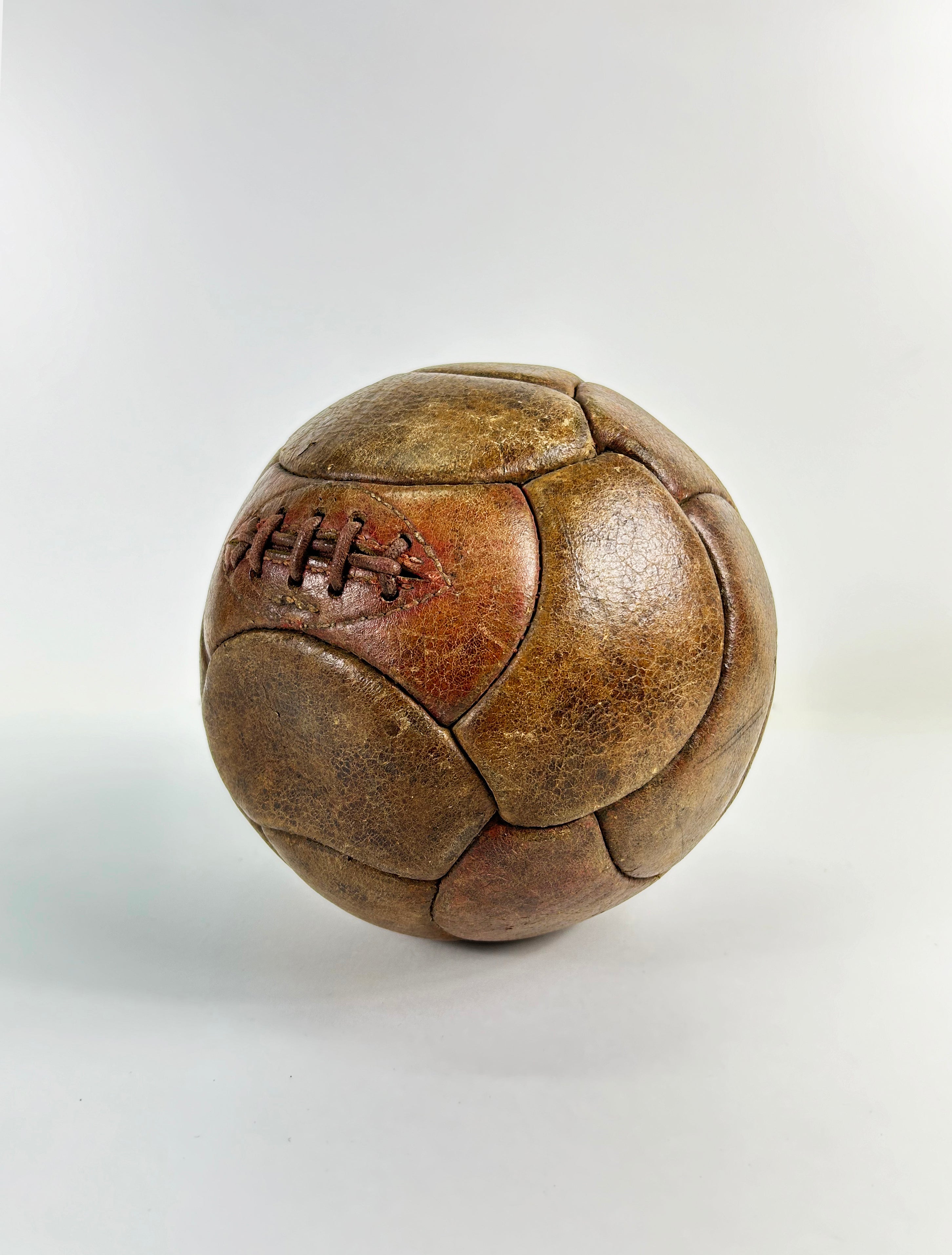 BALÓN DE FÚTBOL ANTIGUO. C. 1940